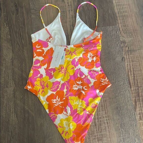 NWT L*Space Piper Keyhole One Piece in Bliss and Blossom Print M - Picture 10 of 12